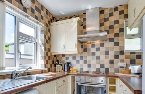 Mumbles Ski Chalet | Limeslade Drive in the beautiful Mumbles