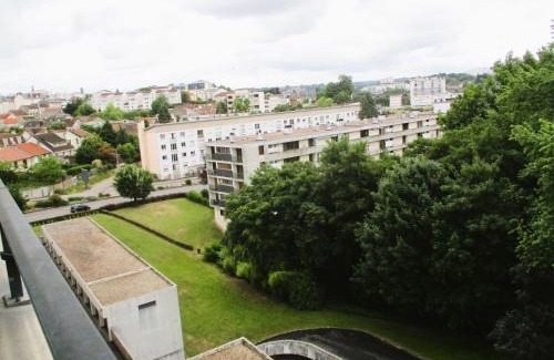 Limoges Apartment | LIMOGES , dans la cabanne au fond du jardin !