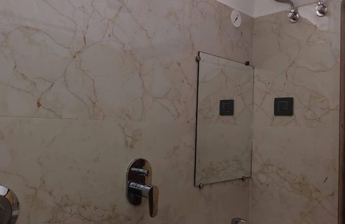 Tiruvannamalai Hotel | Lingaa's Residency
