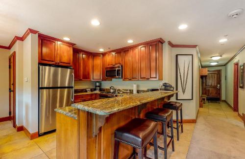 Vail Apartment | Lion Square Lodge South 450