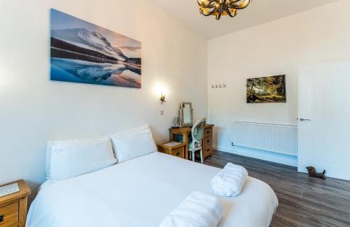 Newark upon Trent House | LIONHEART LARGE LUXURY LODGE - Sleeps 10- Dog Friendly,Near Sherwood Forest at Fairview Farm Nottingham great for Family Gatherings ,Groups ,Parties