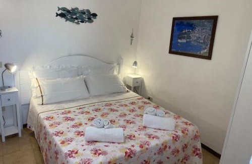 Lipari Historic Centre Apartment | Lipari Centro Storico Flat 7 mins from port