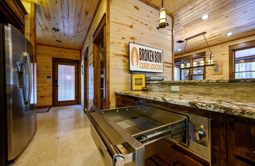Hochatown Cabin | Liquid Therapy Lodge & Broken Bow Cabins