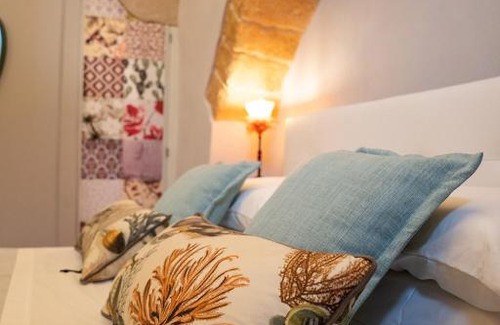 Santa Maria Bed & Breakfast | LITHOS guest room