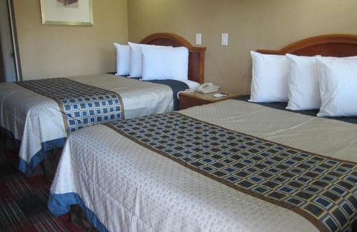 Anaheim Resort Hotel | Little Boy Blue Motel