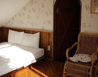 Phuong Hotel | Little December