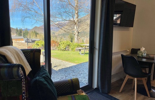 Arthur's Point Ski Chalet | Little Gem close to Coronet Peak and town centre