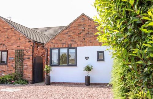 Four Crosses House | Little Oakleigh