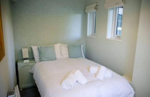 Stoke Fleming House | Little Oasis with Sea Views