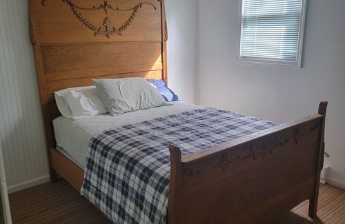 Phelps Cabin | Little Red Cabin, private yard, private dock Fishermans dream location!