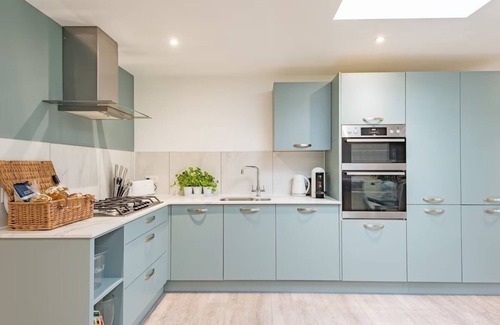 Maidstone Cottage | Little Seven Oaks is a one bedroom country retreat set in an ancient woodland.nn