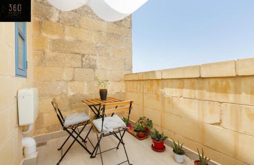 Cospicua Apartment | LIVE like a Local - 3 Cities Home & 2 KING BED by 360 Estates