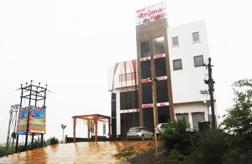 Meerut Hotel | Live on MRT736