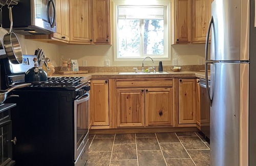 Orchard District House | Live+Play+Work in Midtown Bend - Pet-Friendly!