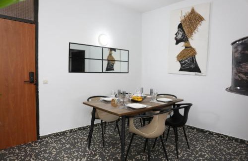 Le Plateau Apartment | Living 1Bed colonial style in business district
