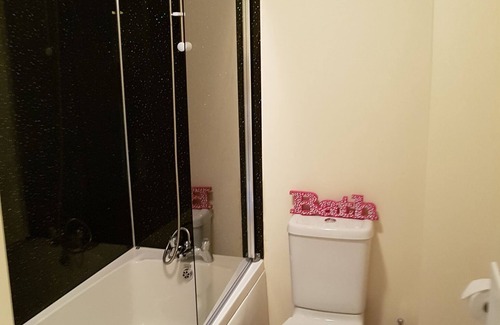 Livingston House | Livingston 4 Bedroom Townhouse - Central Belt of Scotland