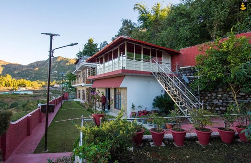 Naukuchiyatal Resort | LivingStone Lake View Cottage