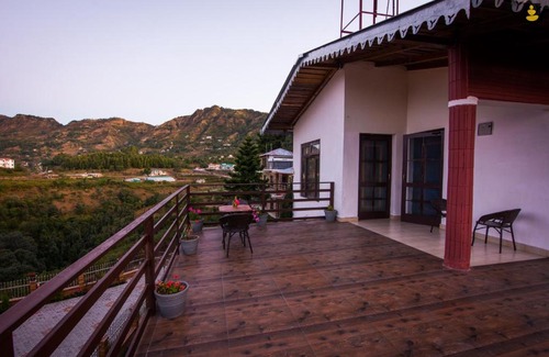 Naukuchiyatal Resort | LivingStone Lake View Cottage