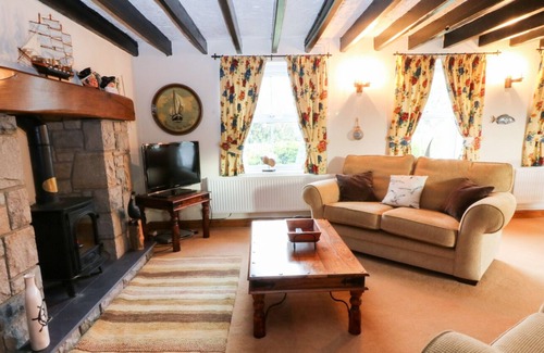 Garn Fadryn Cottage | LLAIN RHUTTAN, family friendly, country holiday cottage in Aberdaron