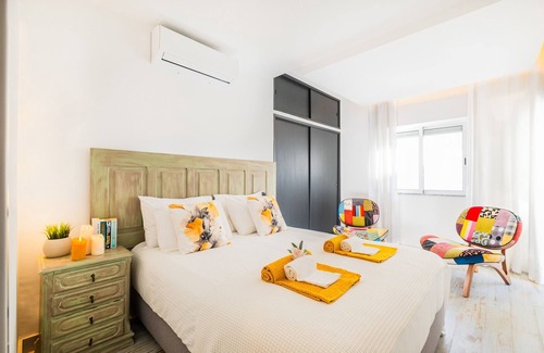 Carvoeiro House | LOCATED IN THE HEART OF CARVOEIRO, RENOVATED, TERRACE WITH SEA VIEW AND WI-FI