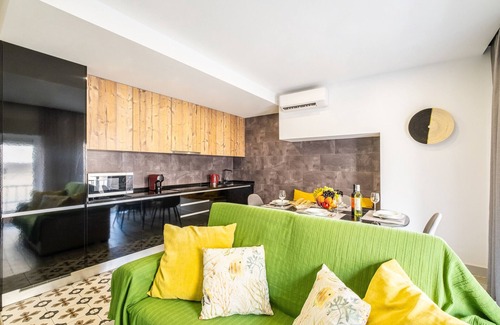 Carvoeiro House | LOCATED IN THE HEART OF CARVOEIRO, RENOVATED, TERRACE WITH SEA VIEW AND WI-FI