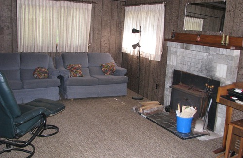 Unity Cottage | Located on a great lake for bass fishing.