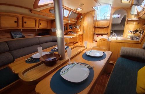 Berven Boat Rental | Location Unique : Le Bateau d'Antoine à Roscoff