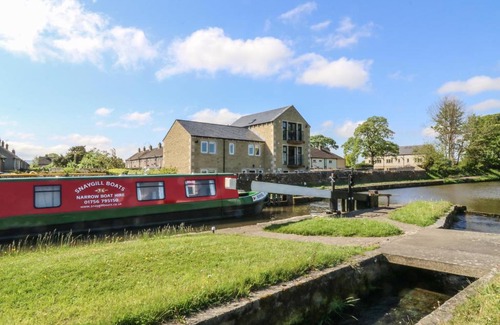 Gargrave House | Lock View
