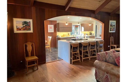 Mendocino Cabin | Lodge in the Redwoods with free EV Charging