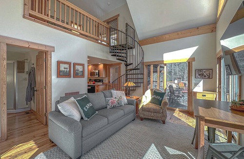 Tamassee Cabin | Lodge on the Waterfall!