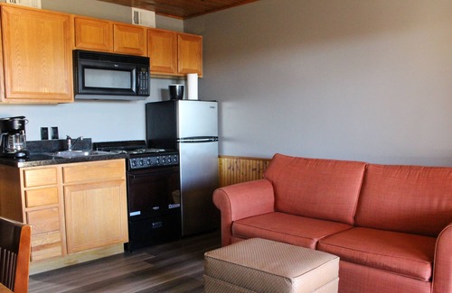 Canyon Lake Resort | Lodge Suite Downstairs Deluxe w/ Deck - 101