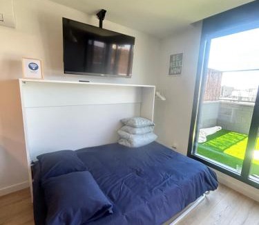 San Sebastian de los Reyes Apartment | Loft 29 con piscina, terraza, jardín y Netflix