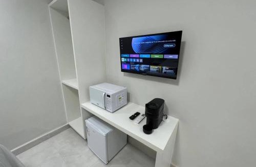 Muquicaba Apartment | Loft 305B com Ar Condicionado no Bairro Muquiçaba, bem localizado para negócios e fácil acesso para todas as praias e montanhas da cidade - COM vaga de garagem