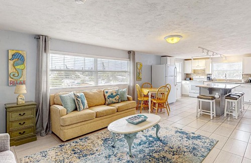 Oakdale Park Apartment | Loft by the Sea