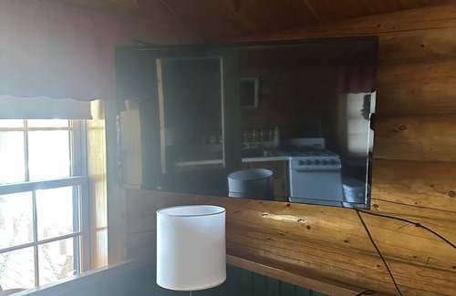 Masardis Cabin | Log cabin located on the Aroostook river