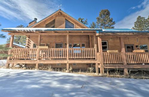 Florissant House | Log Cabin with Mountain Views about 30 Mi to Pikes Peak!