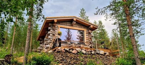 Rovaniemi House | Log Cabin with Private Sauna and Hot Tub by Invisible Forest Lodge & Spa