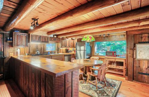 Clarion House | Log Home -wifi-pet Friendly-pavilion