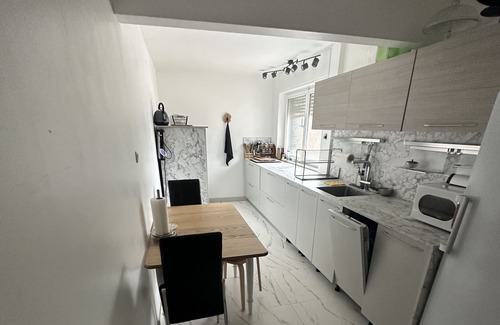 Kehl Apartment | Logement Entier Chic en Maison