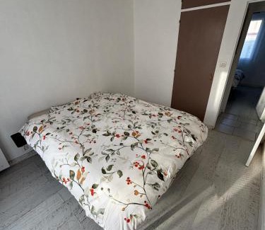 Brem Sur Mer House | LogementIndisponible