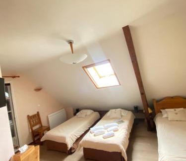 Saint-Victor-la-Riviere Hotel | Logis Hôtel Restaurant Auberge du Bougnat