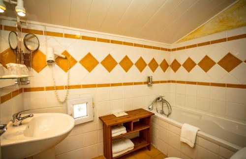 Uzes House | LOGIS HOTEL L' Auberge d'Uzes