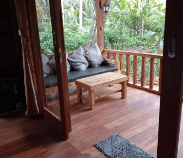 Sidemen House | Loka Amertha