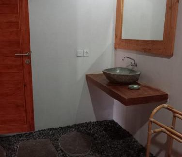 Sidemen House | Loka Amertha