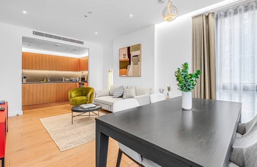 St. Pancras and Somers Town Apartment | London Bliss in London