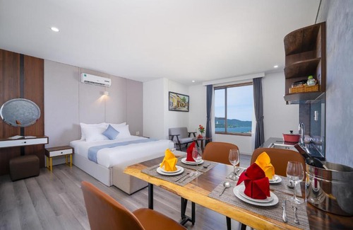 Son Tra Hotel | London Hotel and Apartments Da Nang
