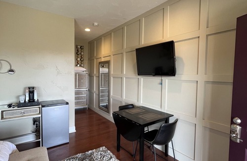 Marble Falls Apartment | Lonely Oak Guesthouse! Room 2