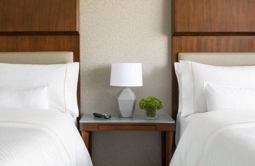 Downtown Long Beach Hotel | Long Beach Stay | 2 Double Beds | Near Downtown & Harbor