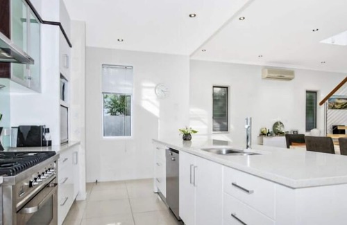 Kingscliff Apartment | Longboard Living in Casuarina