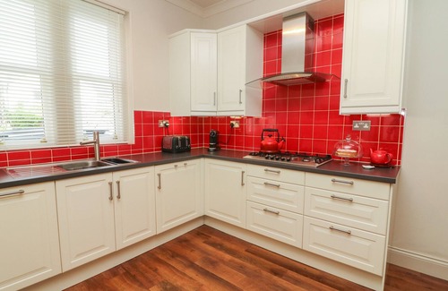 Kirkby Lonsdale Cottage | LONSDALE COTTAGE, family friendly, with open fire in Kirkby Lonsdale